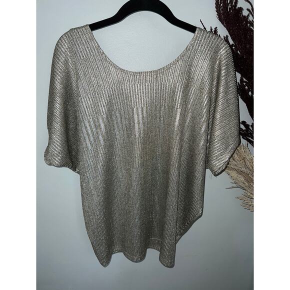 Kim & Cami size M gold metallic dolman sleeve blouse slinky shimmer short slv - Picture 4 of 7